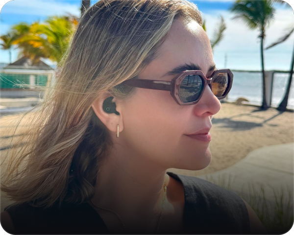Mujer usando Kivo Cenit con ajuste ergonómico
